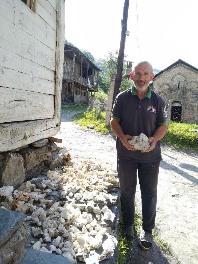 Raul Lushnu Darbaz Bed & Breakfast Mestia Exterior foto