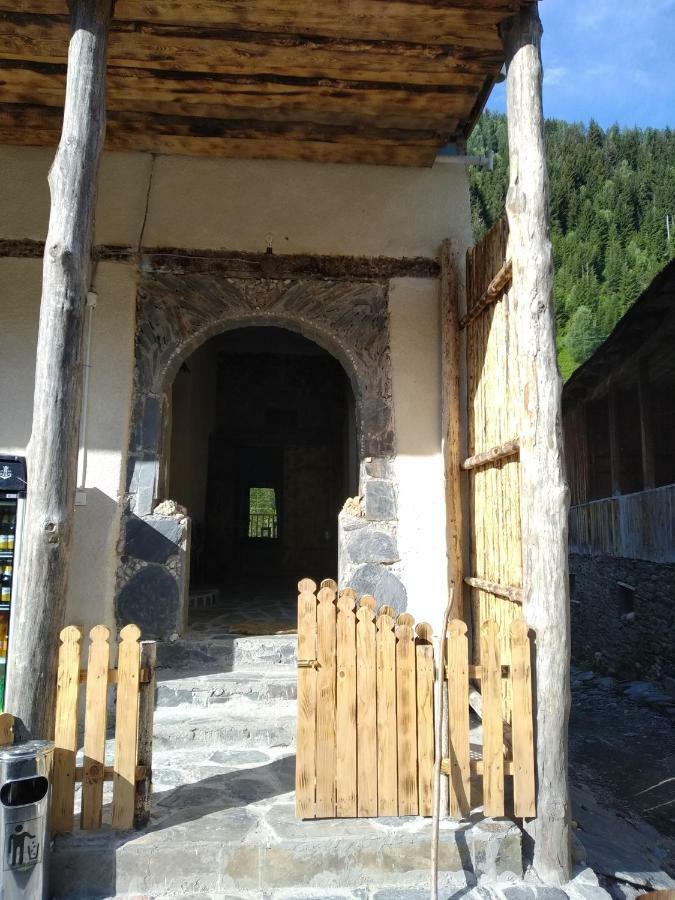 Raul Lushnu Darbaz Bed & Breakfast Mestia Exterior foto